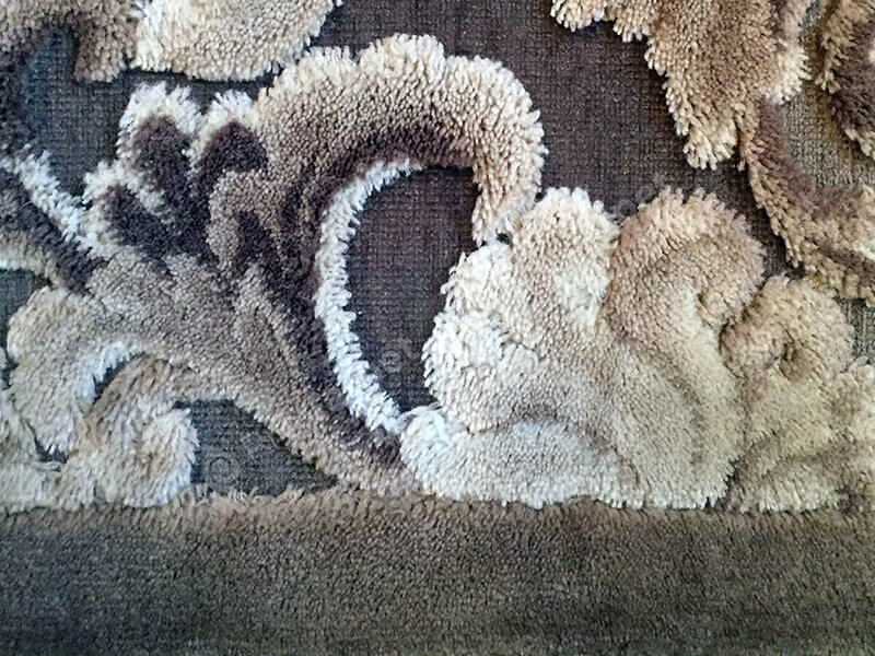 Тусклый потертый ковер гостиной до профессиональной чистки Алматы